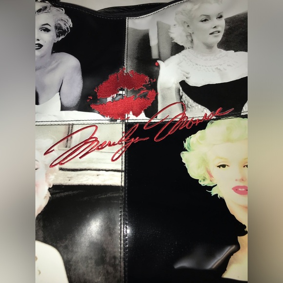 Marilyn Monroe Ashley M Zippered TOTE. “Unique” - Picture 2 of 16